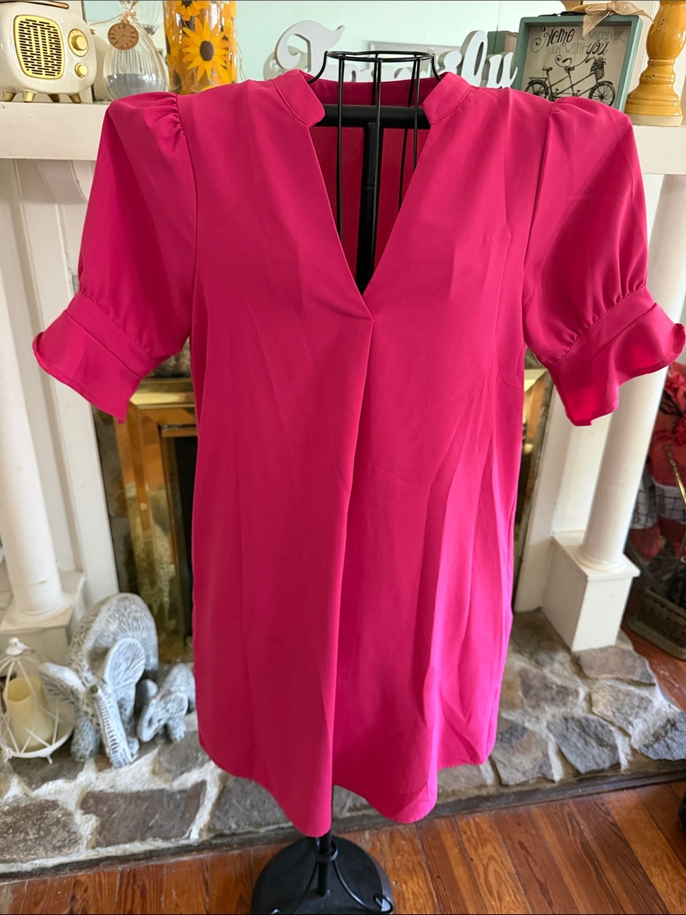 Women's Fuchsia V-Neck Puff Sleeve Top